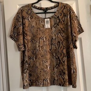 Torrid NWT Size 3 Crop Shirt